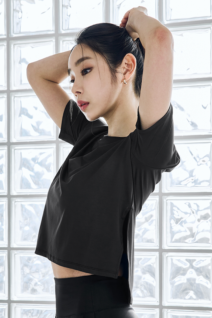 Side Slit Short Sleeve_Black