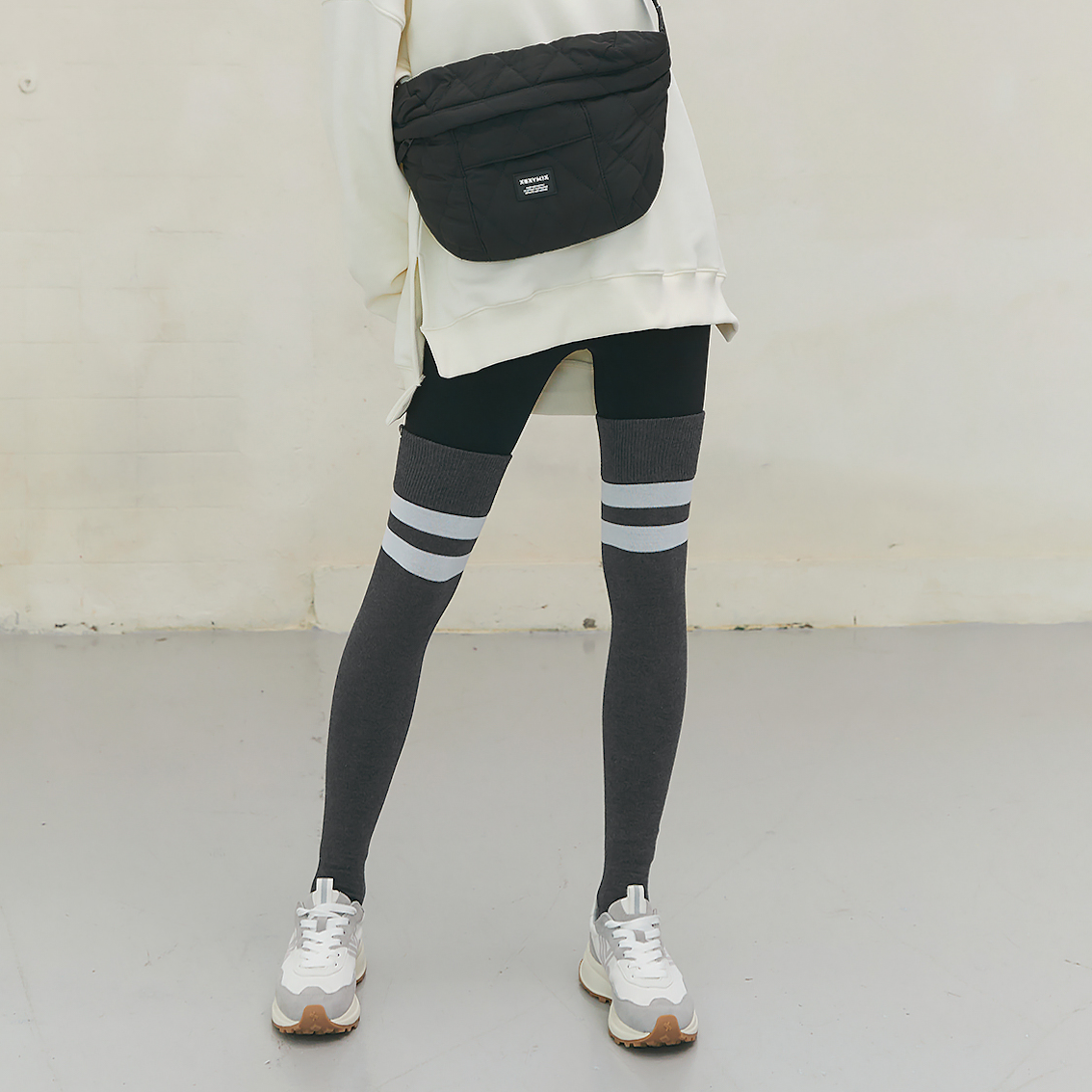 Double Line Knee Socks_Charcoal