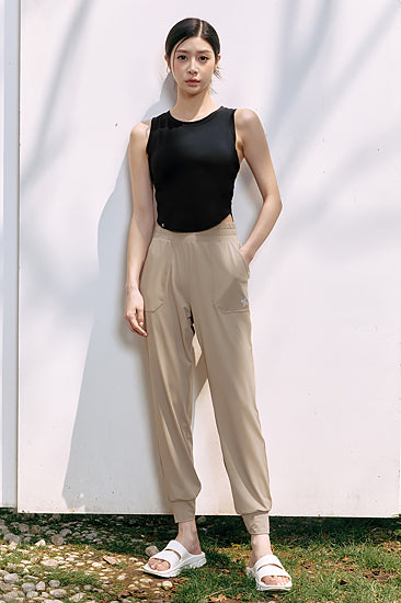 Medium Feather In-Band Jogger Pants_Beige